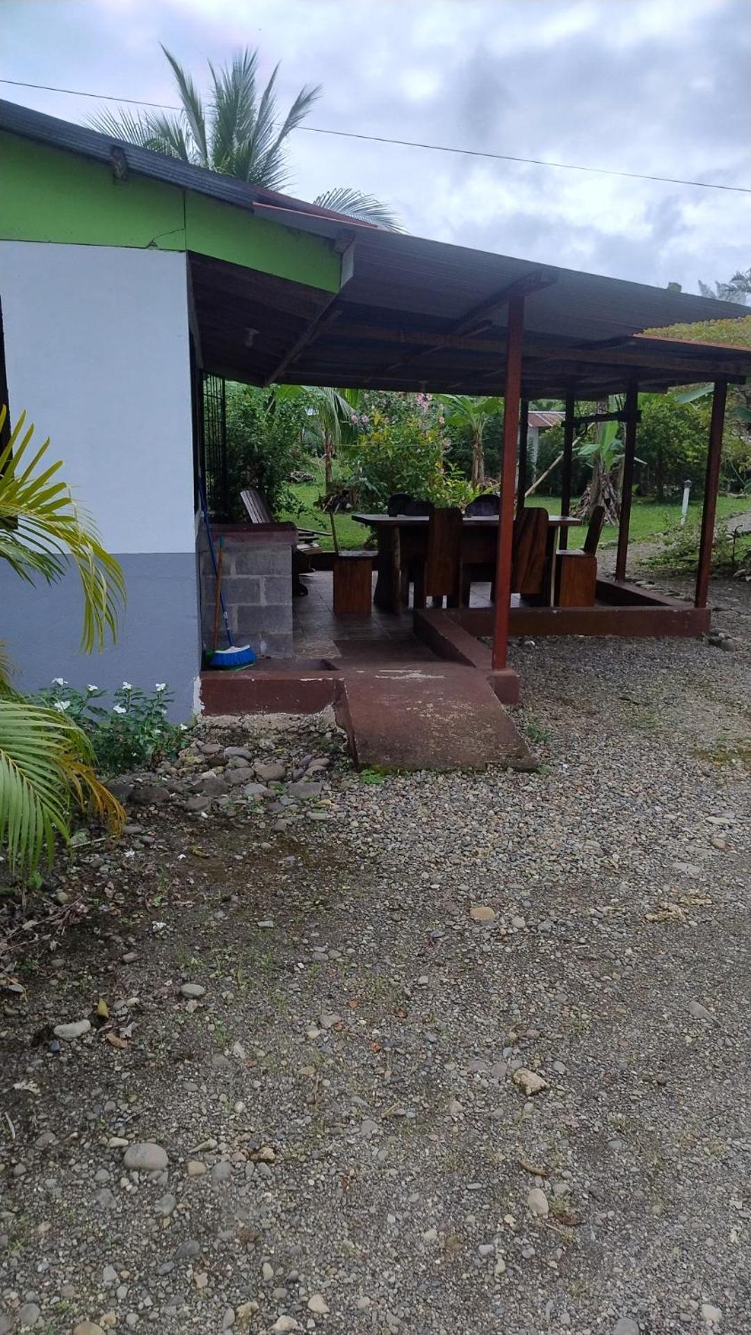 Cabinas Los Tucanes Cahuita Bagian luar foto