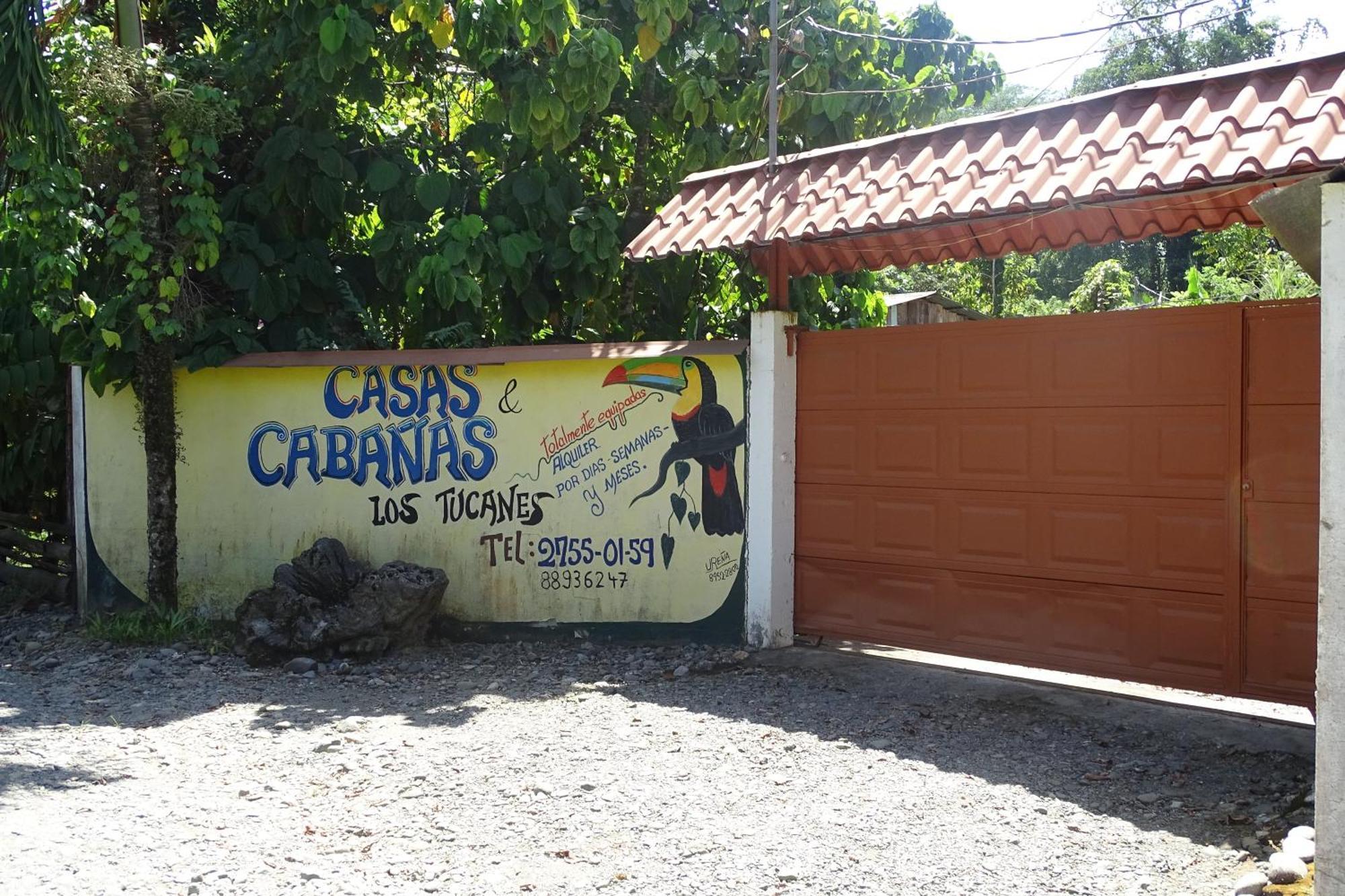 Cabinas Los Tucanes Cahuita Bagian luar foto