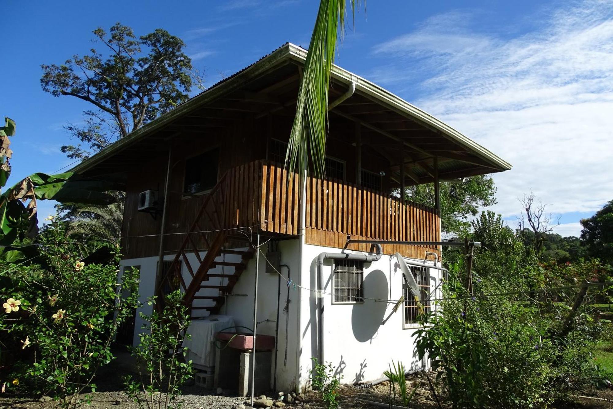 Cabinas Los Tucanes Cahuita Bagian luar foto
