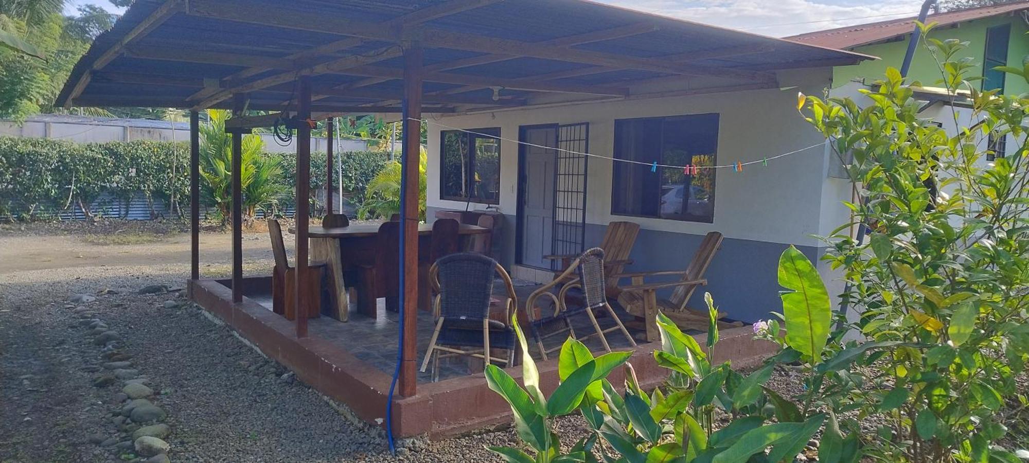 Cabinas Los Tucanes Cahuita Bagian luar foto